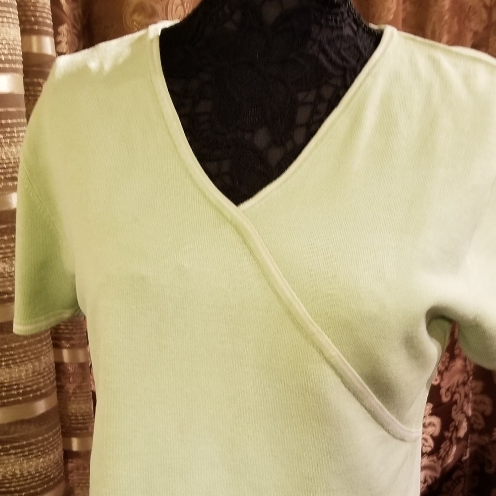 InKnit lime green shortsleeve top